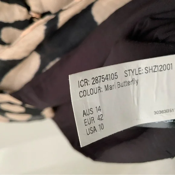 Ever New Black and Cream Abstract Blouse lined & light weight - Picture 6 of 9